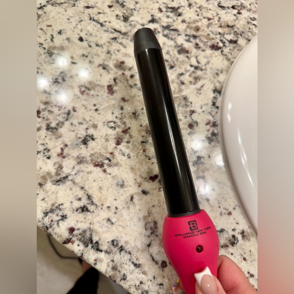 Brilliance New York Curling Wand - Pink and Black